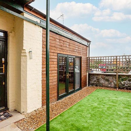 Byevo Oswestry Barn - Quirky Romantic Retreat Or Cosy Contractor Base 외부 사진