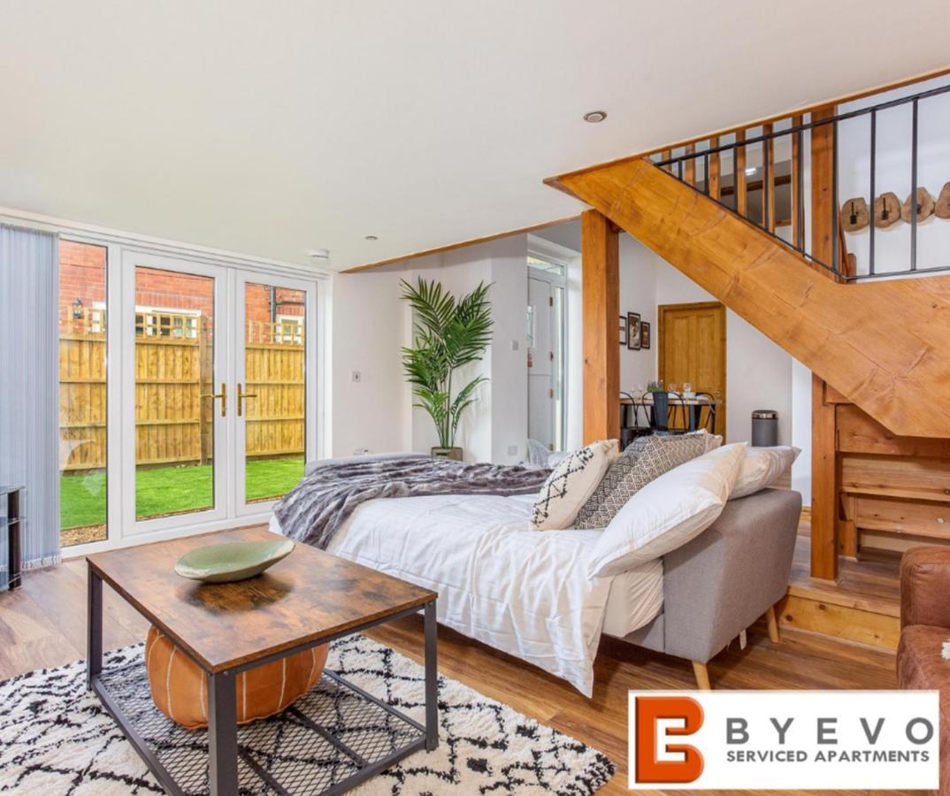 Byevo Oswestry Barn - Quirky Romantic Retreat Or Cosy Contractor Base 외부 사진