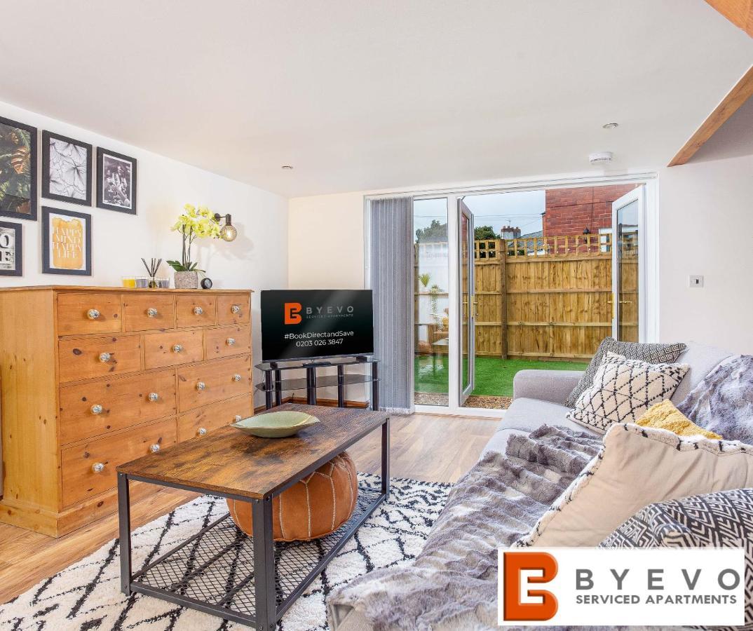 Byevo Oswestry Barn - Quirky Romantic Retreat Or Cosy Contractor Base 외부 사진