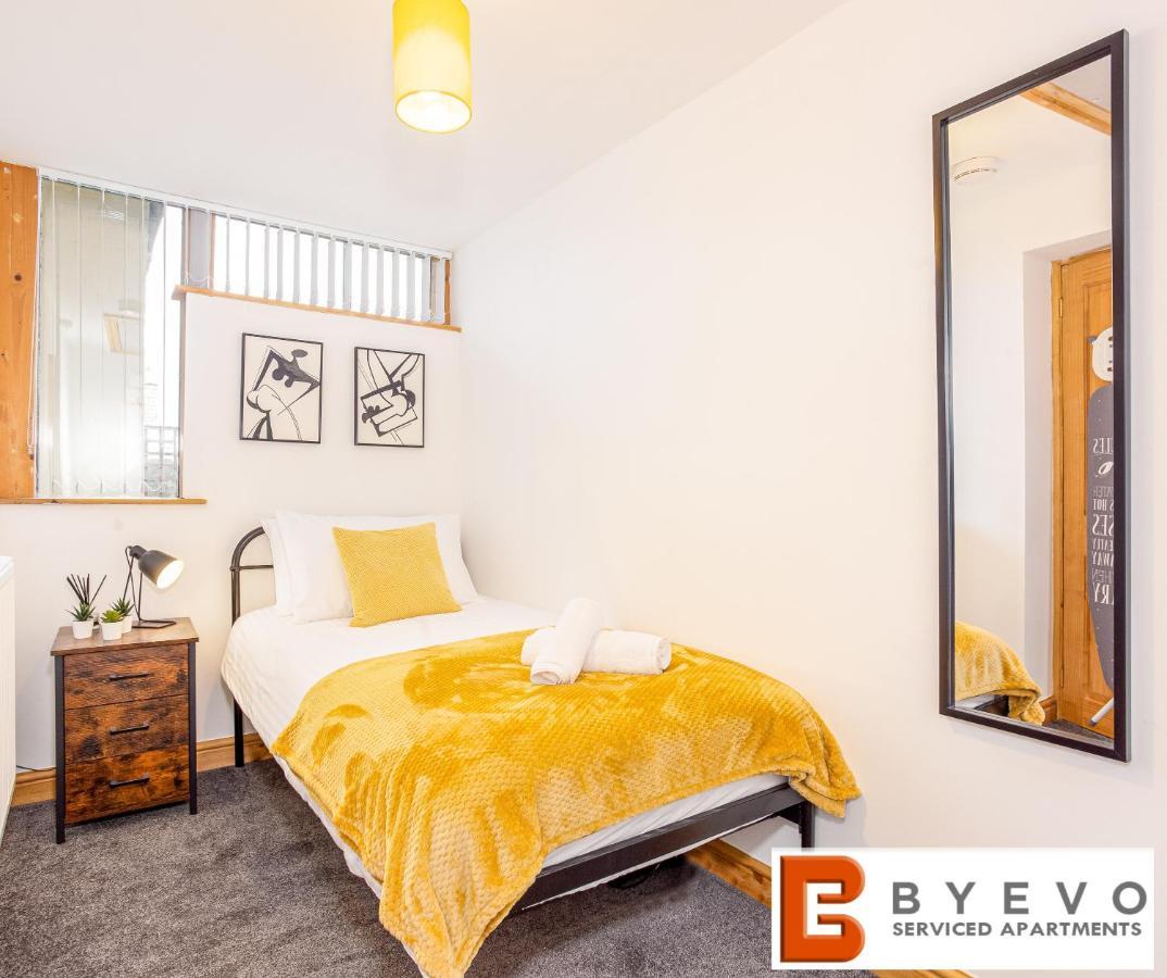 Byevo Oswestry Barn - Quirky Romantic Retreat Or Cosy Contractor Base 외부 사진