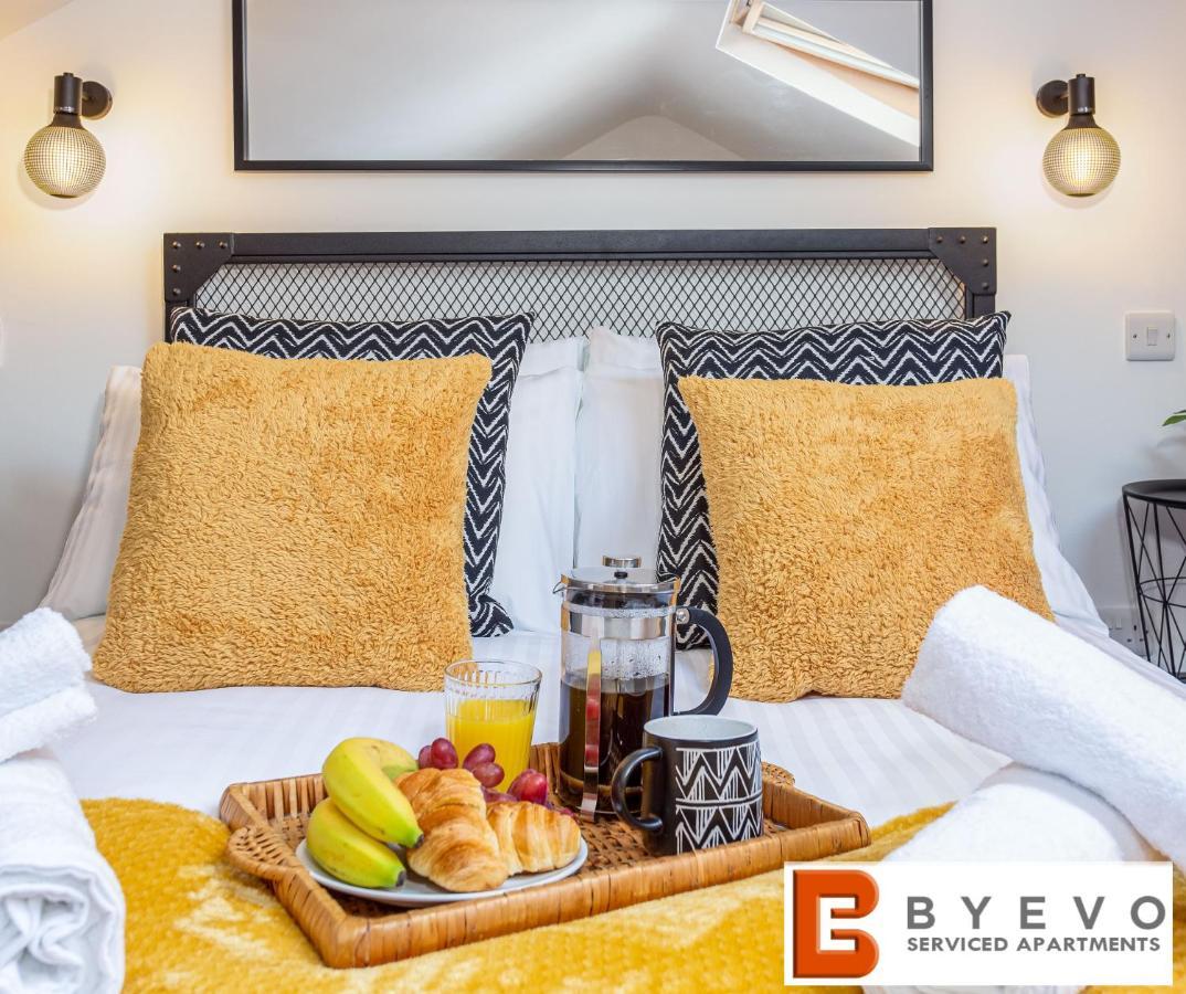 Byevo Oswestry Barn - Quirky Romantic Retreat Or Cosy Contractor Base 외부 사진