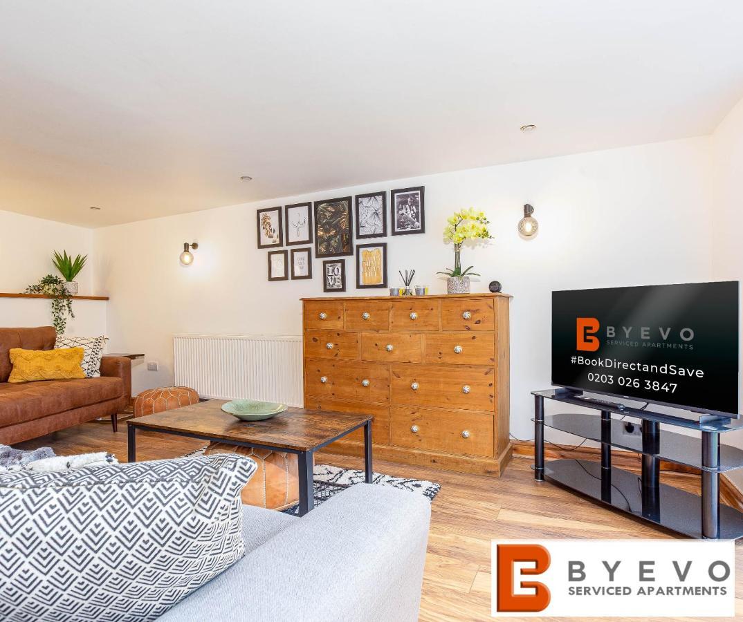 Byevo Oswestry Barn - Quirky Romantic Retreat Or Cosy Contractor Base 외부 사진