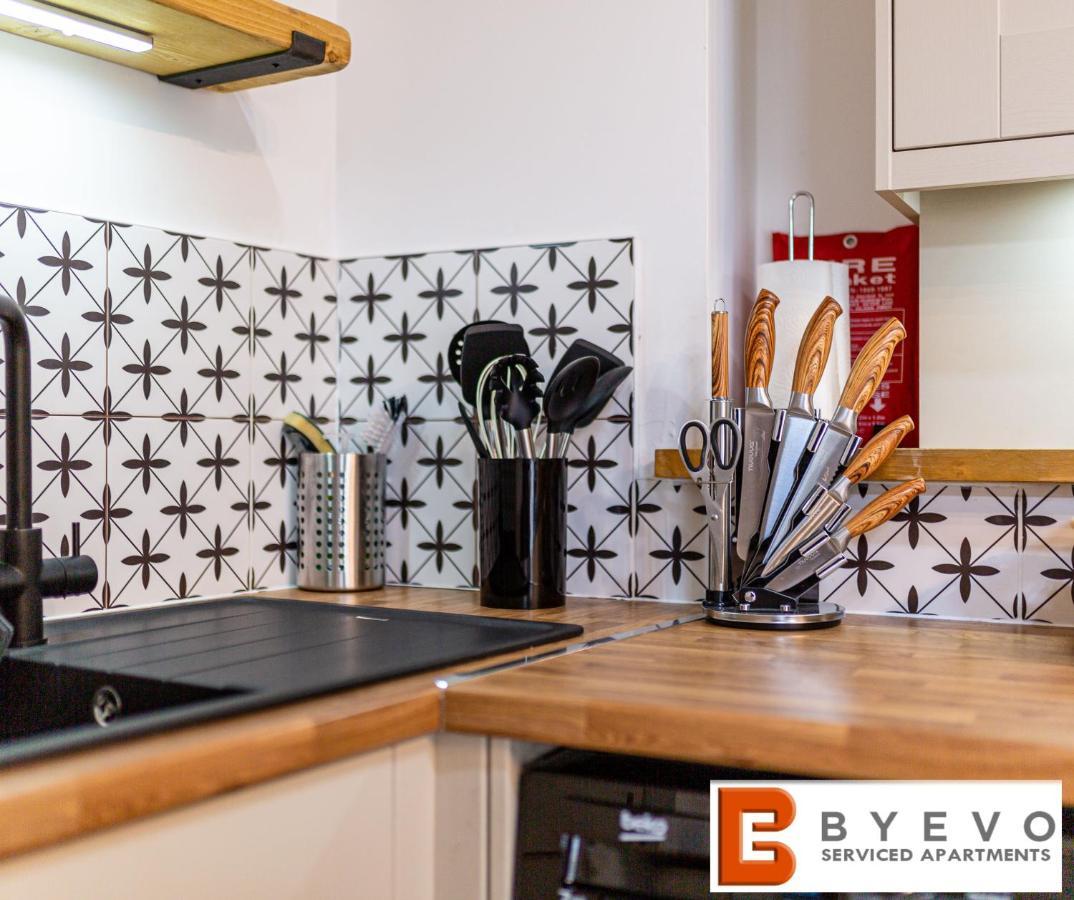 Byevo Oswestry Barn - Quirky Romantic Retreat Or Cosy Contractor Base 외부 사진