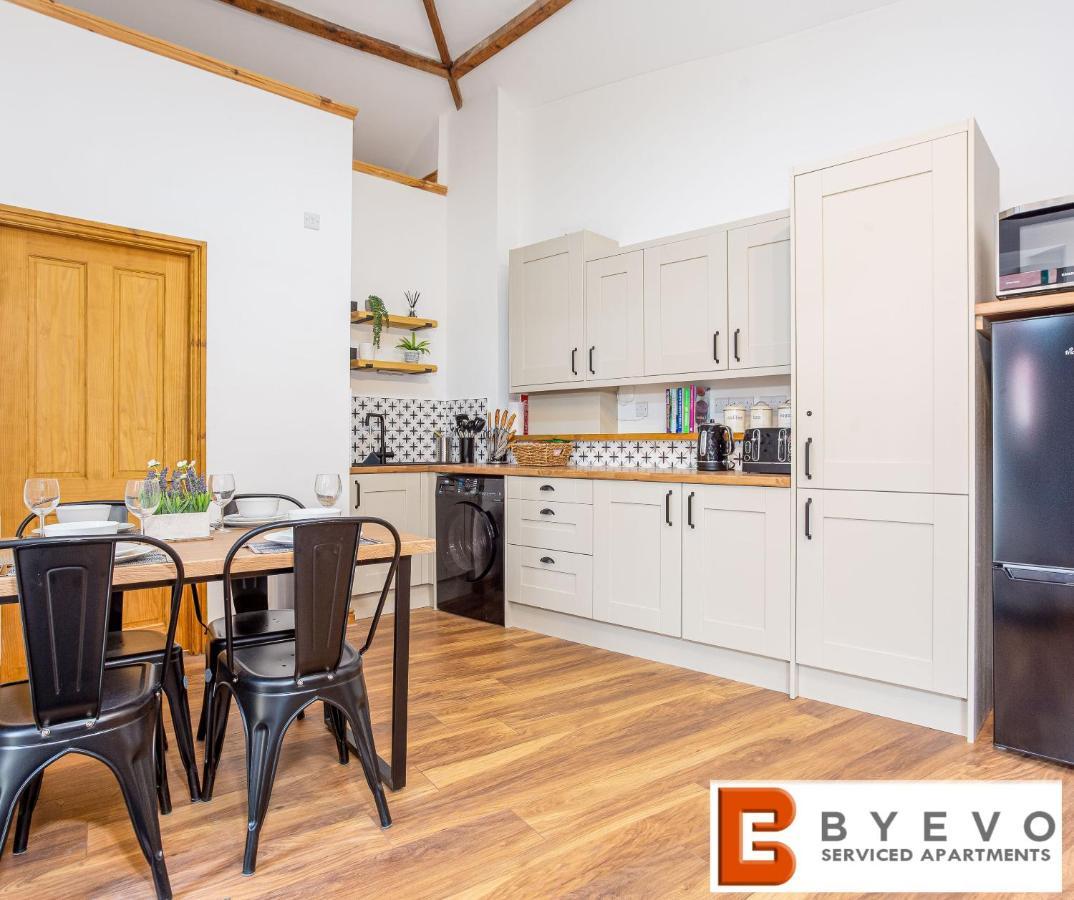 Byevo Oswestry Barn - Quirky Romantic Retreat Or Cosy Contractor Base 외부 사진