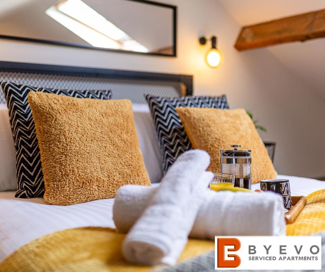 Byevo Oswestry Barn - Quirky Romantic Retreat Or Cosy Contractor Base 외부 사진