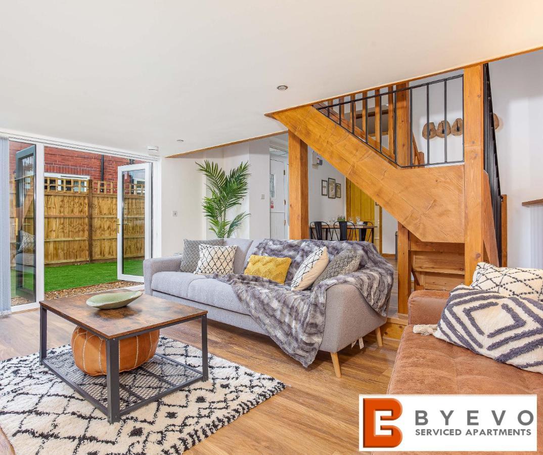 Byevo Oswestry Barn - Quirky Romantic Retreat Or Cosy Contractor Base 외부 사진